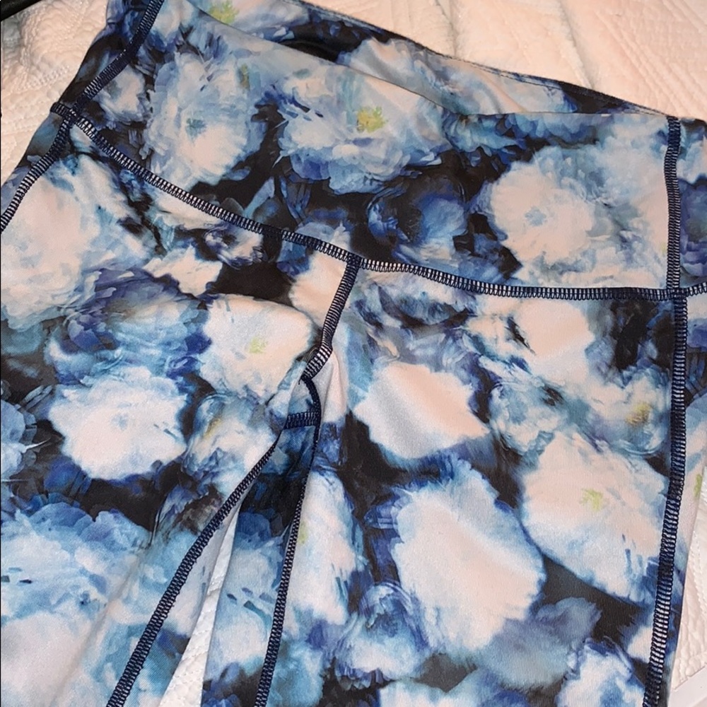 Athlete blue flower chaturanga leggings